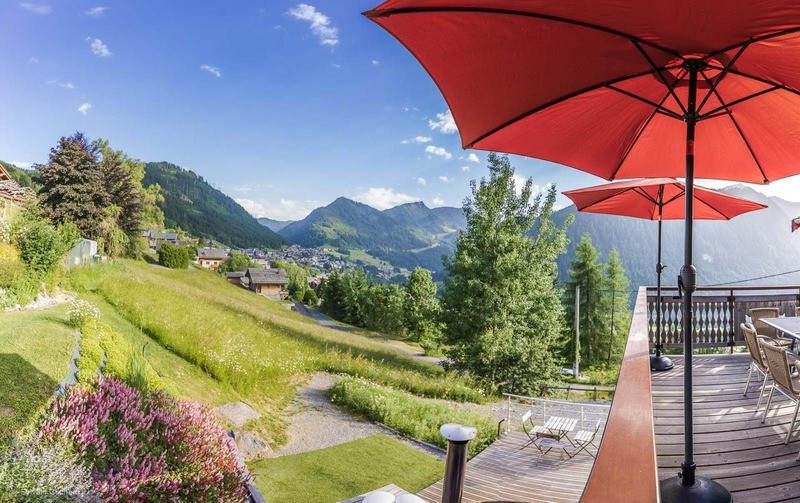 Chalet Les Loups, Châtel: Summer Terrace