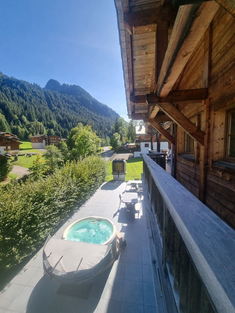 Chalet Les Romains, hot tub, Châtel, family mountain holidays, skiing, snow