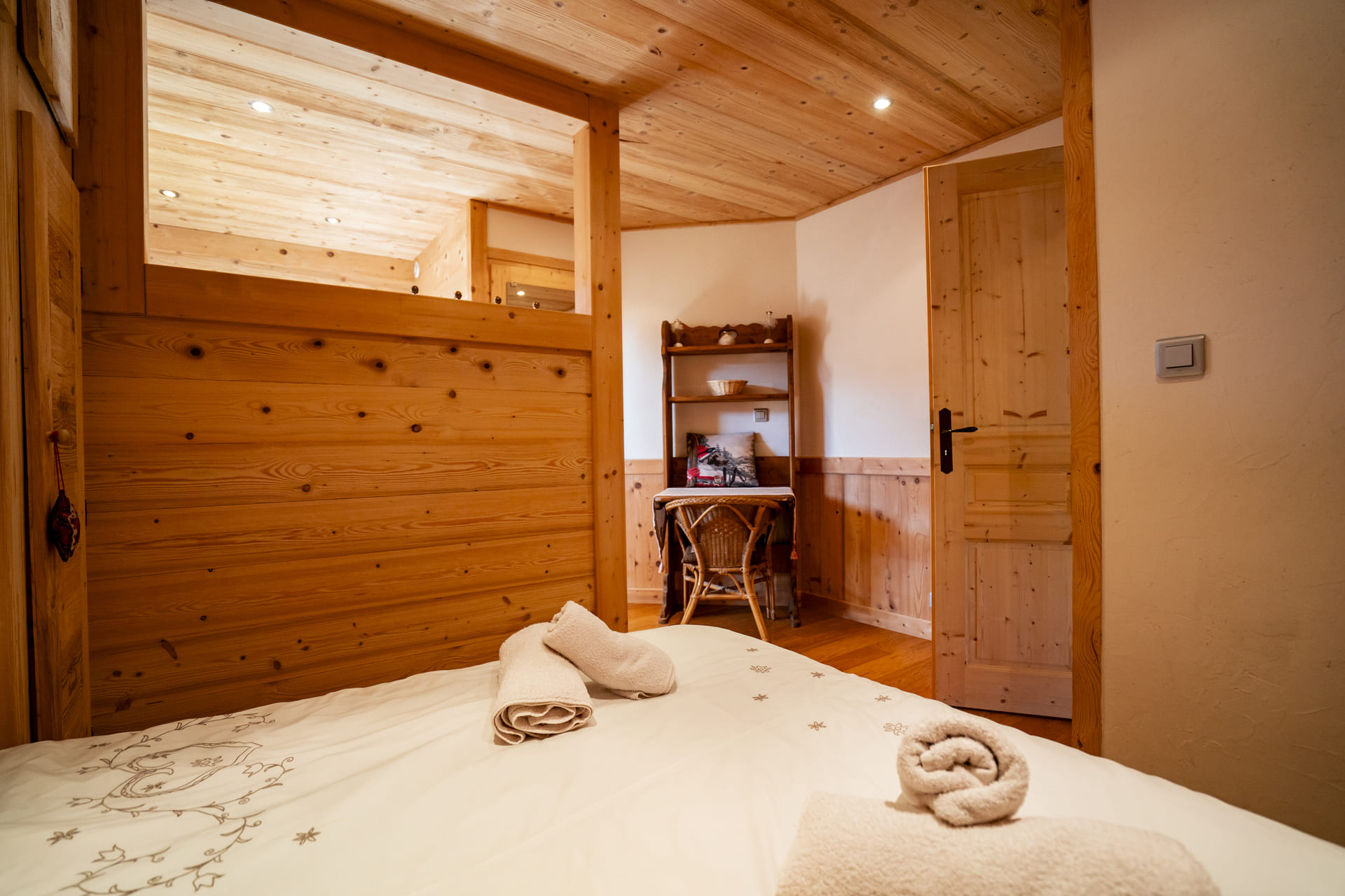 Chalet Tournesols, double bedroom, Châtel