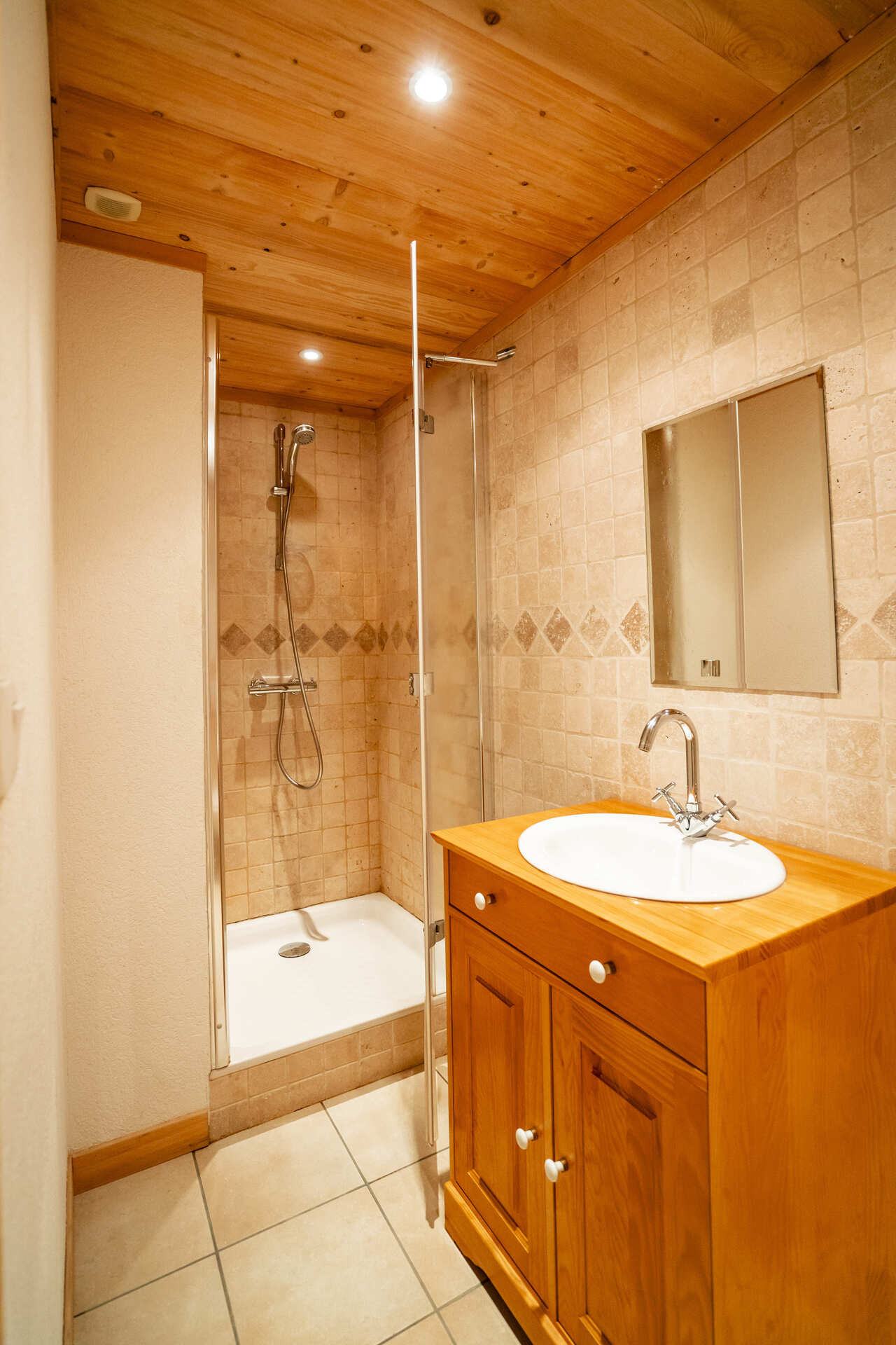 Chalet Tournesols, Shower of the double bedroom, Châtel French Alps