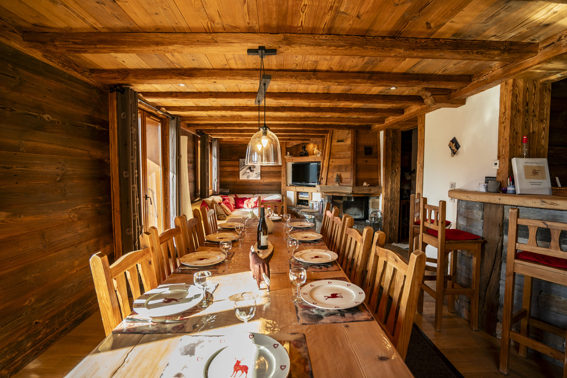 Chalet Tournesols, Living room with big table, Châtel 