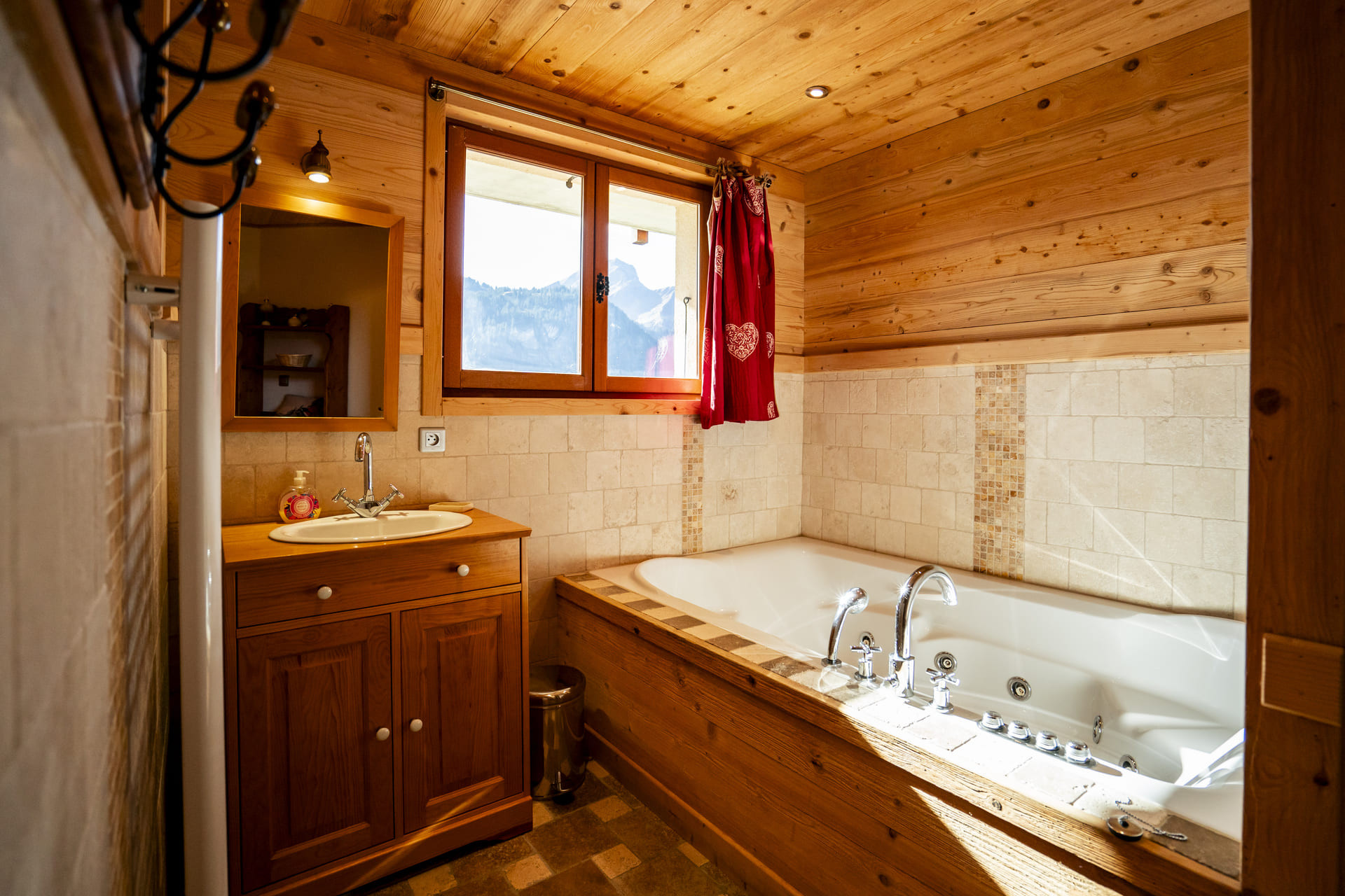 Chalet Tournesols, bathroom, Châtel Ski