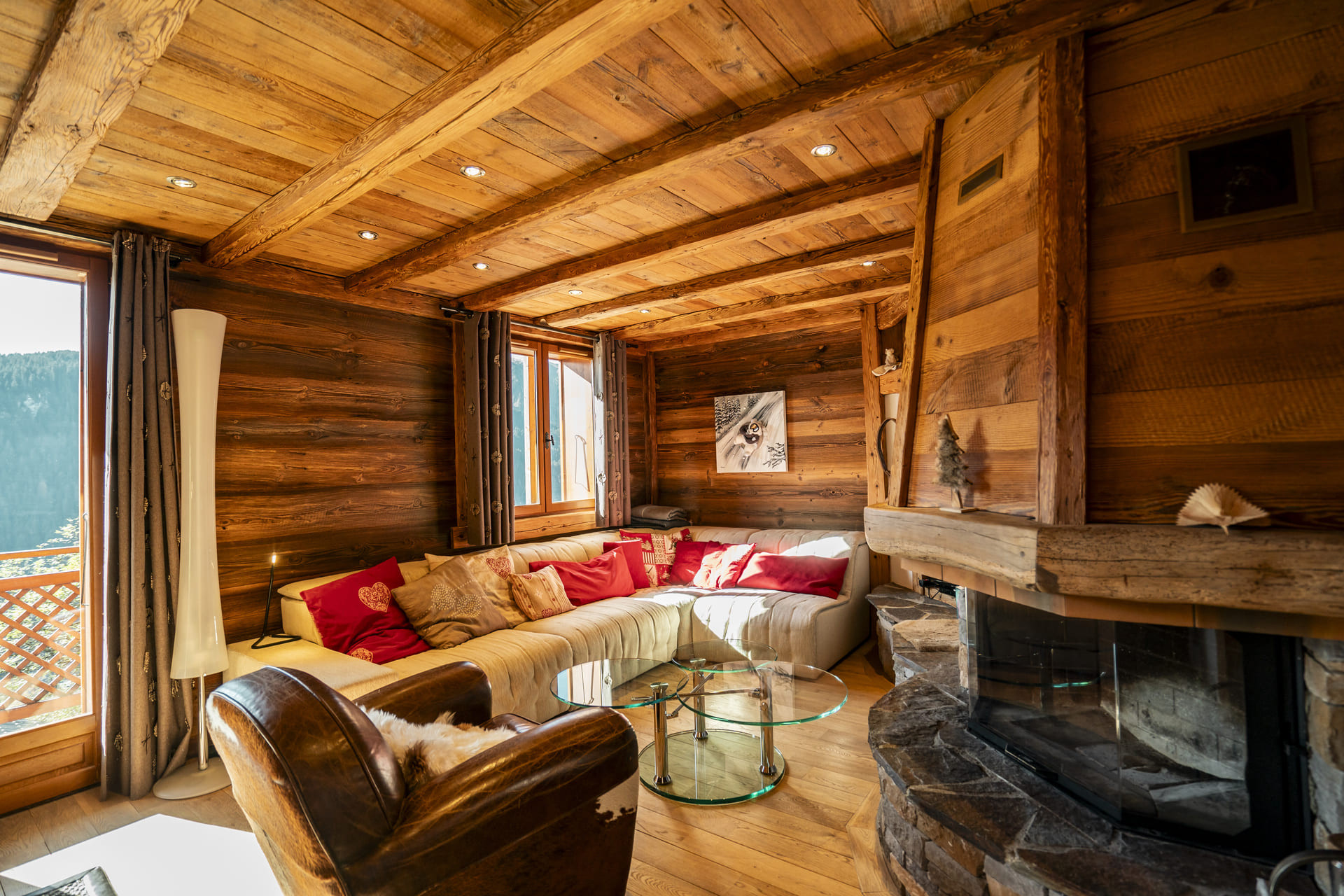 Chalet Tournesols, Living room with fireplace, Châtel Reservation