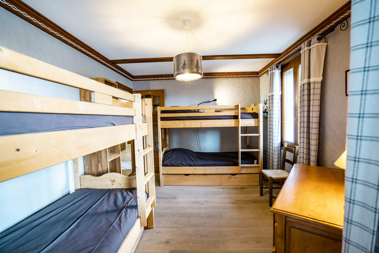 Chalet Lou Bochu, chambre 4 lits simples, Châtel vacance famille été