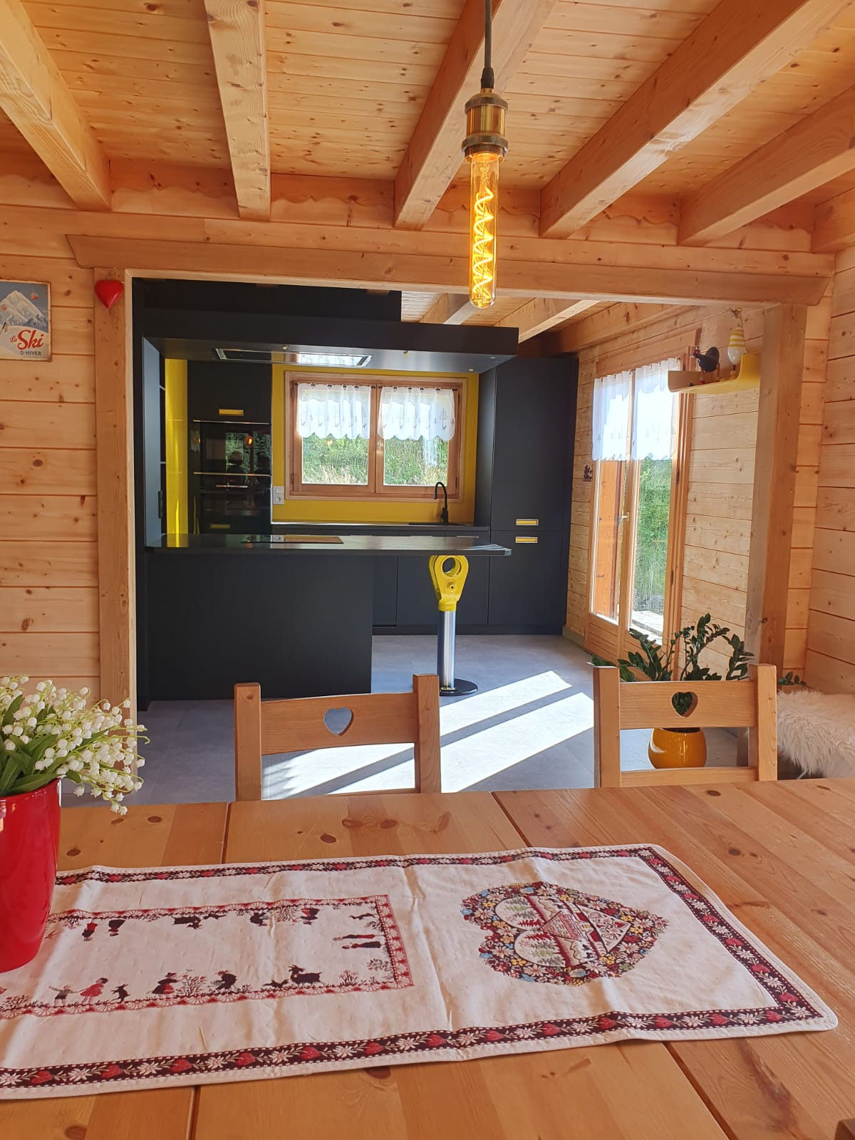 Chalet Lou Polaye Châtel, Living room Kitchen, Stay Abondance Valley