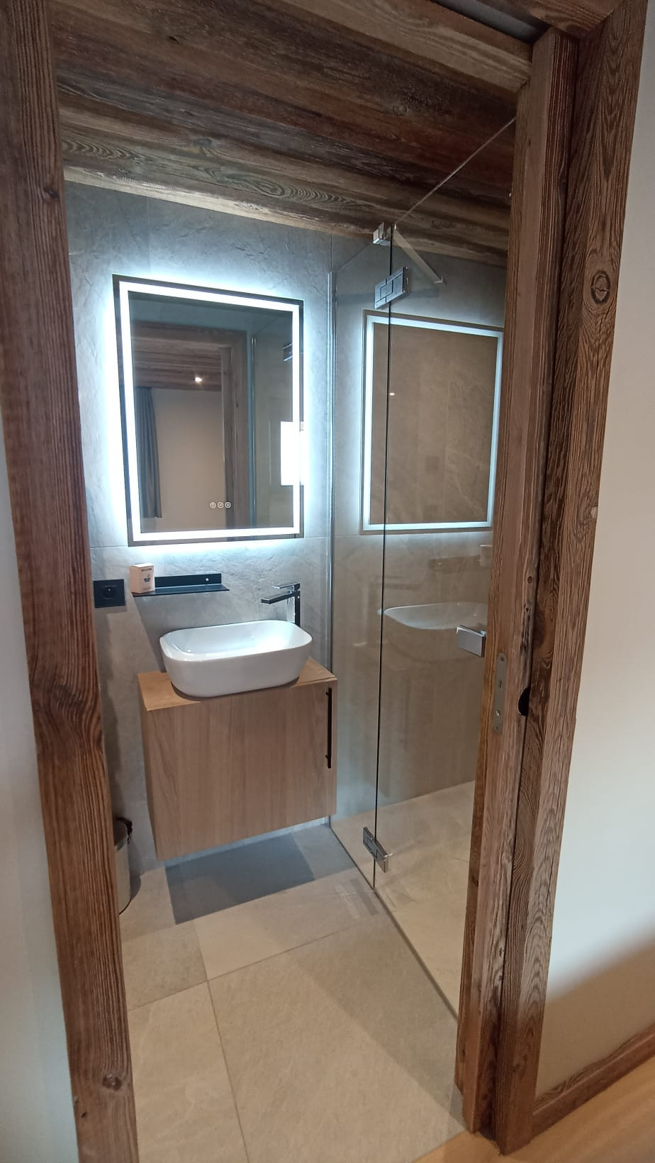 Chalet, shower room, Châtel mountain ski resort