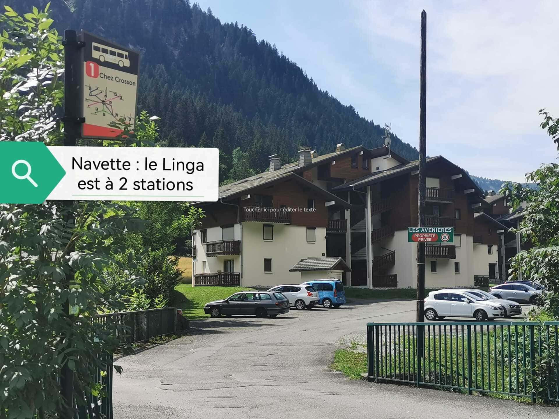 Les Avenières 3 people Châtel, Bus stop, Holiday Châtel