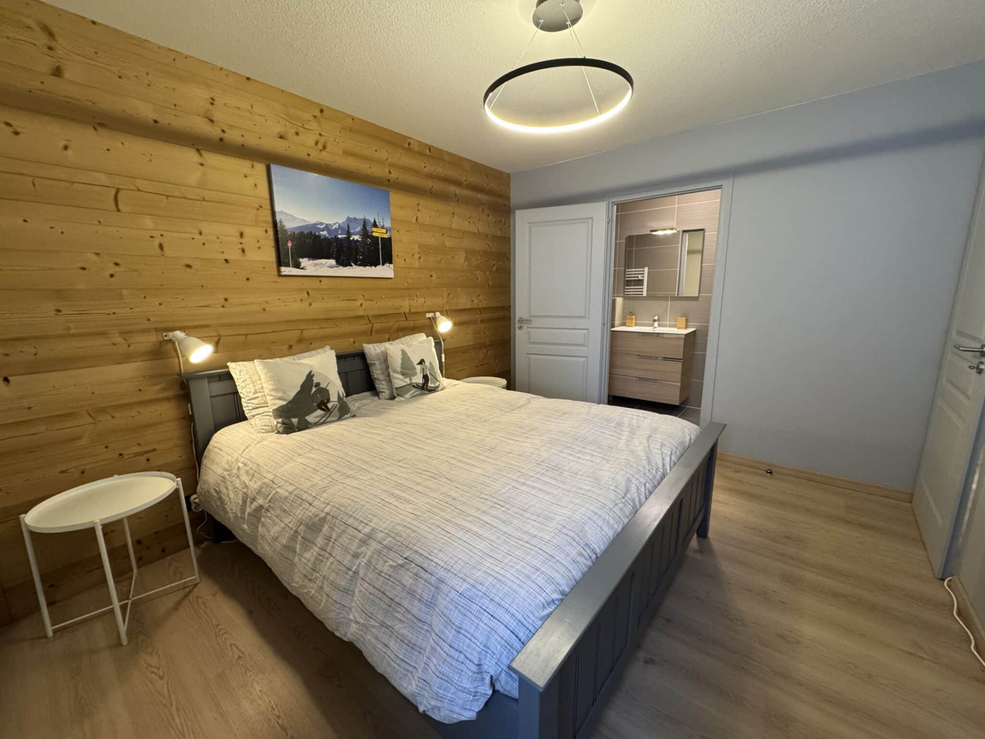 Residence 360, apartment 19, double bedroom, Châtel Les Portes du Soleil Residence 360, apartment 19, double bedroom, Châtel Les Portes du Soleil