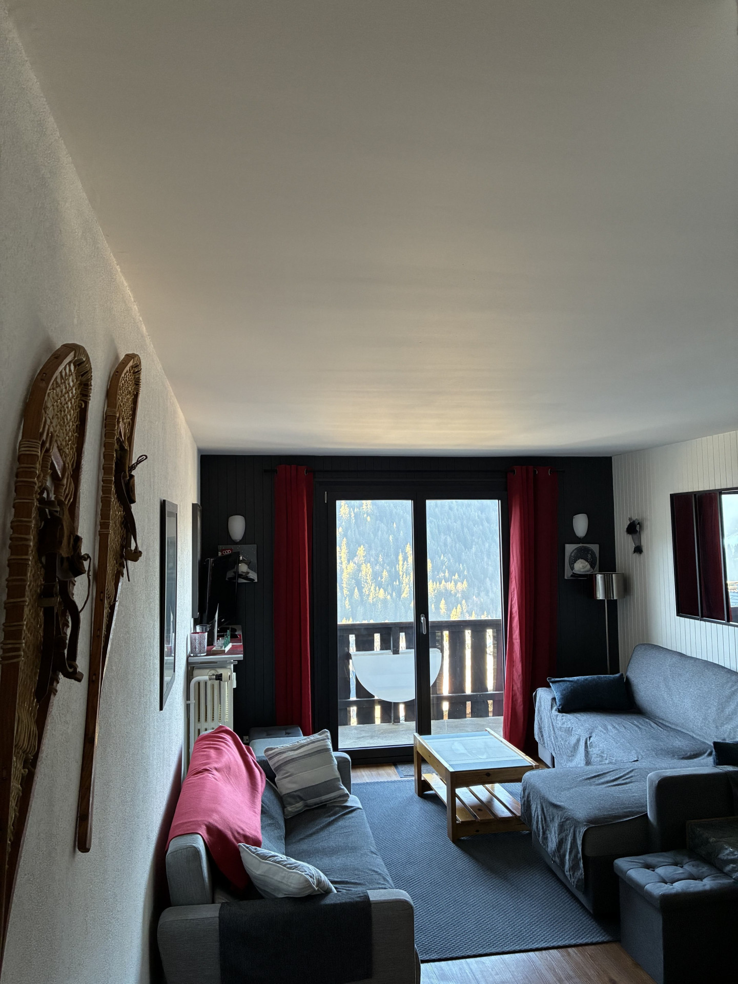 Caribou Residence, Apartment 7, Living Room, Châtel Reservation