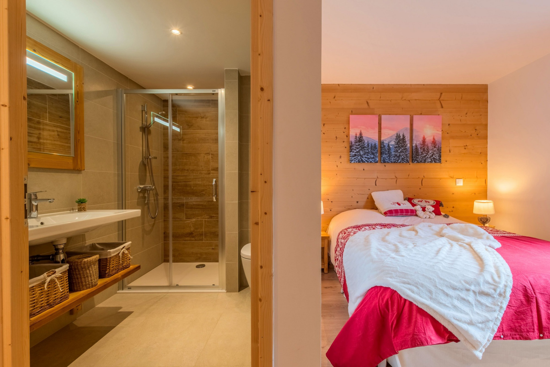 Chalets des Freinets Residence, Building C, Apartment 301, double room with shower, Châtel Tourism