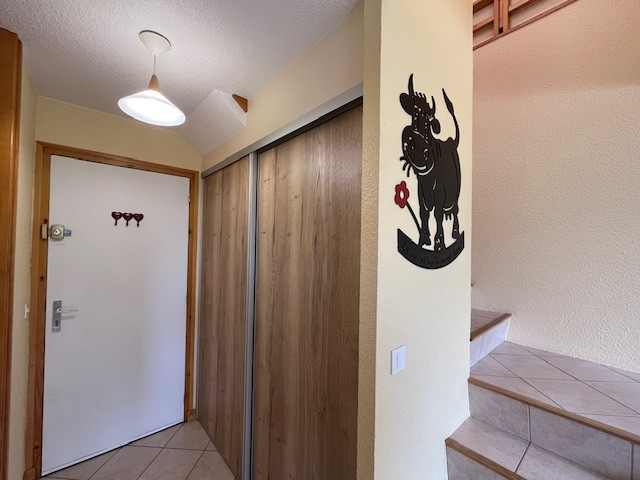 Résidence Chambron, Appartement n°4D, Entrée et escalier, Châtel Vacance famille