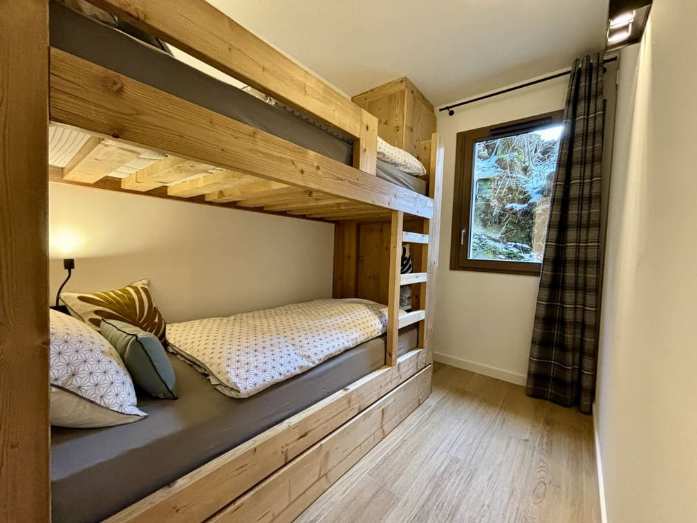 Residence l'Alchimie, Apartment 11C, Chatel, Bedroom with bunk beds, Mountain village