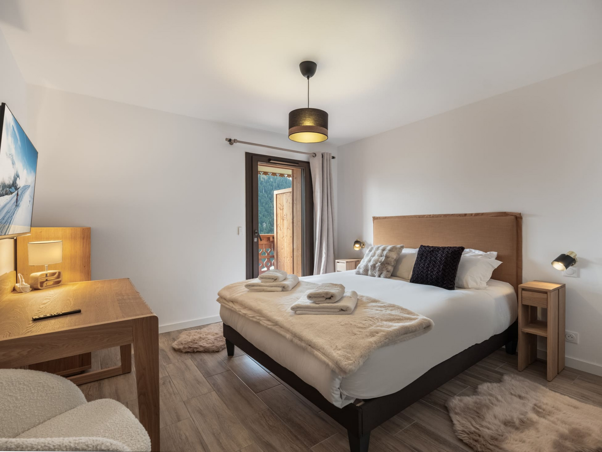 Residence l'Alchimie, Apartment 22B, Chatel, Double bedroom, Snowshoe walk