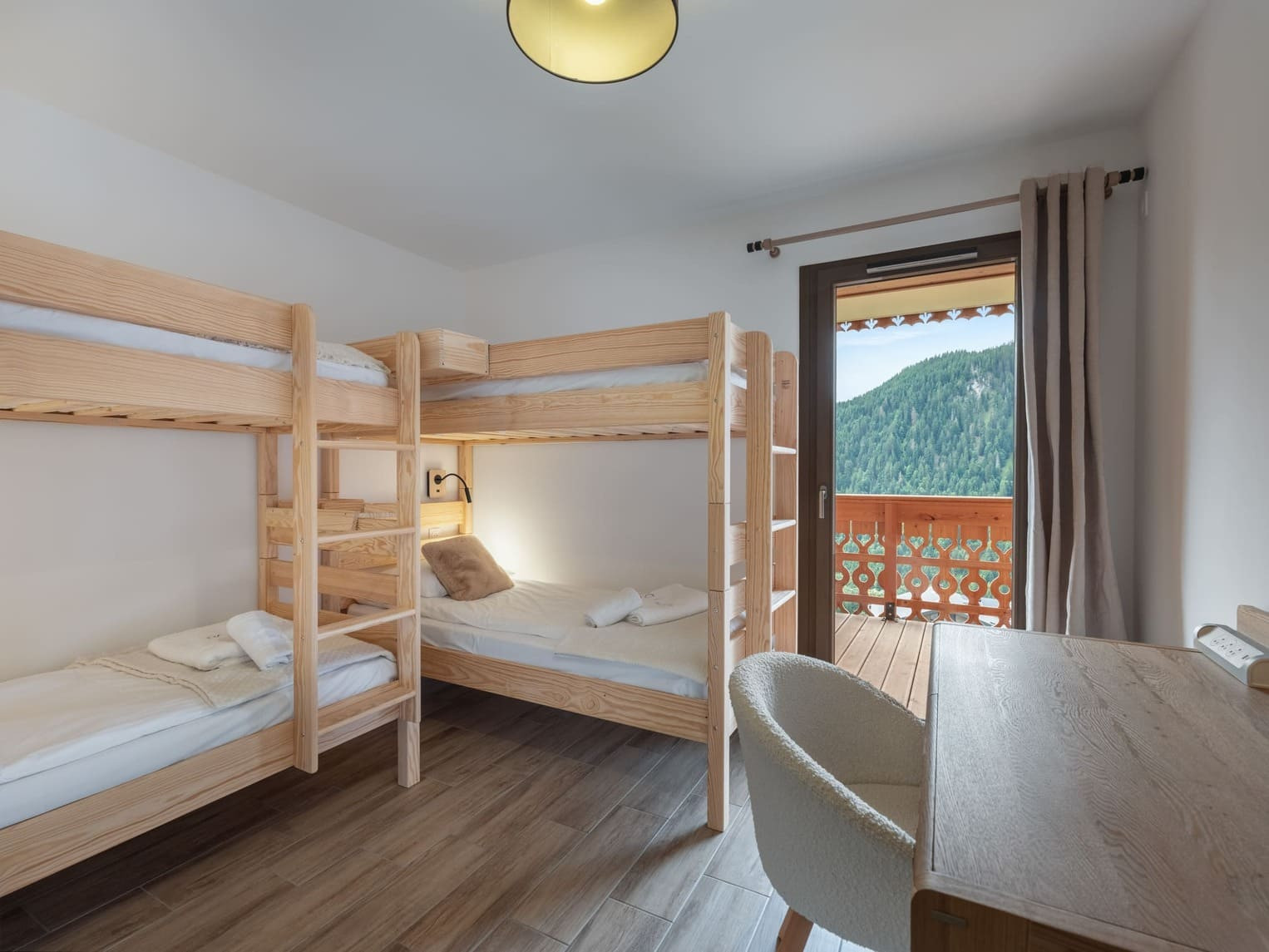 Residence l'Alchimie, Apartment 22B, Chatel, Bedroom with bunk beds, Travelling with friends