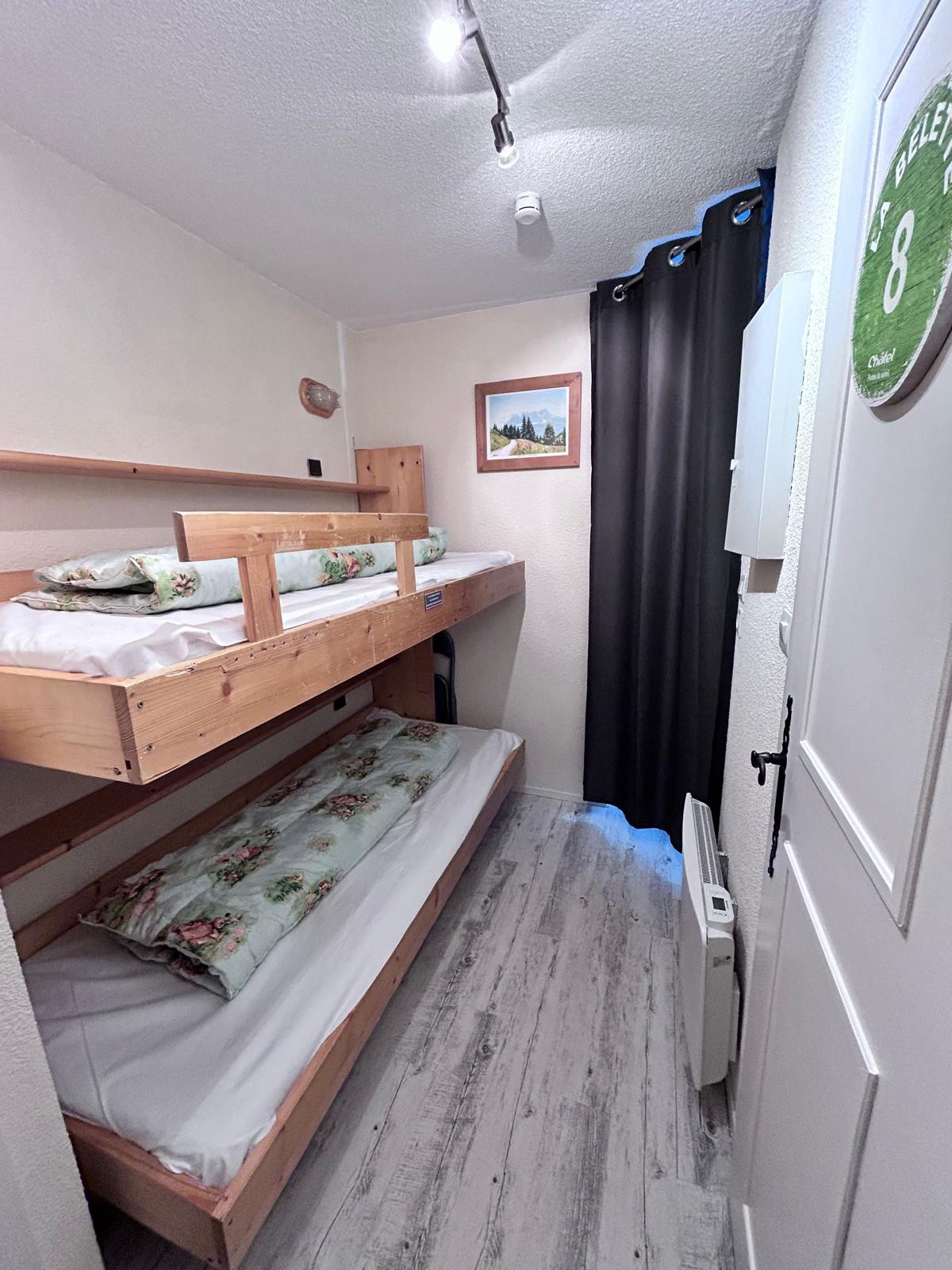 Residence l'Alpage, Apartment 2E, Châtel, Entrance 2 bunk beds, Haute Savoie 74390