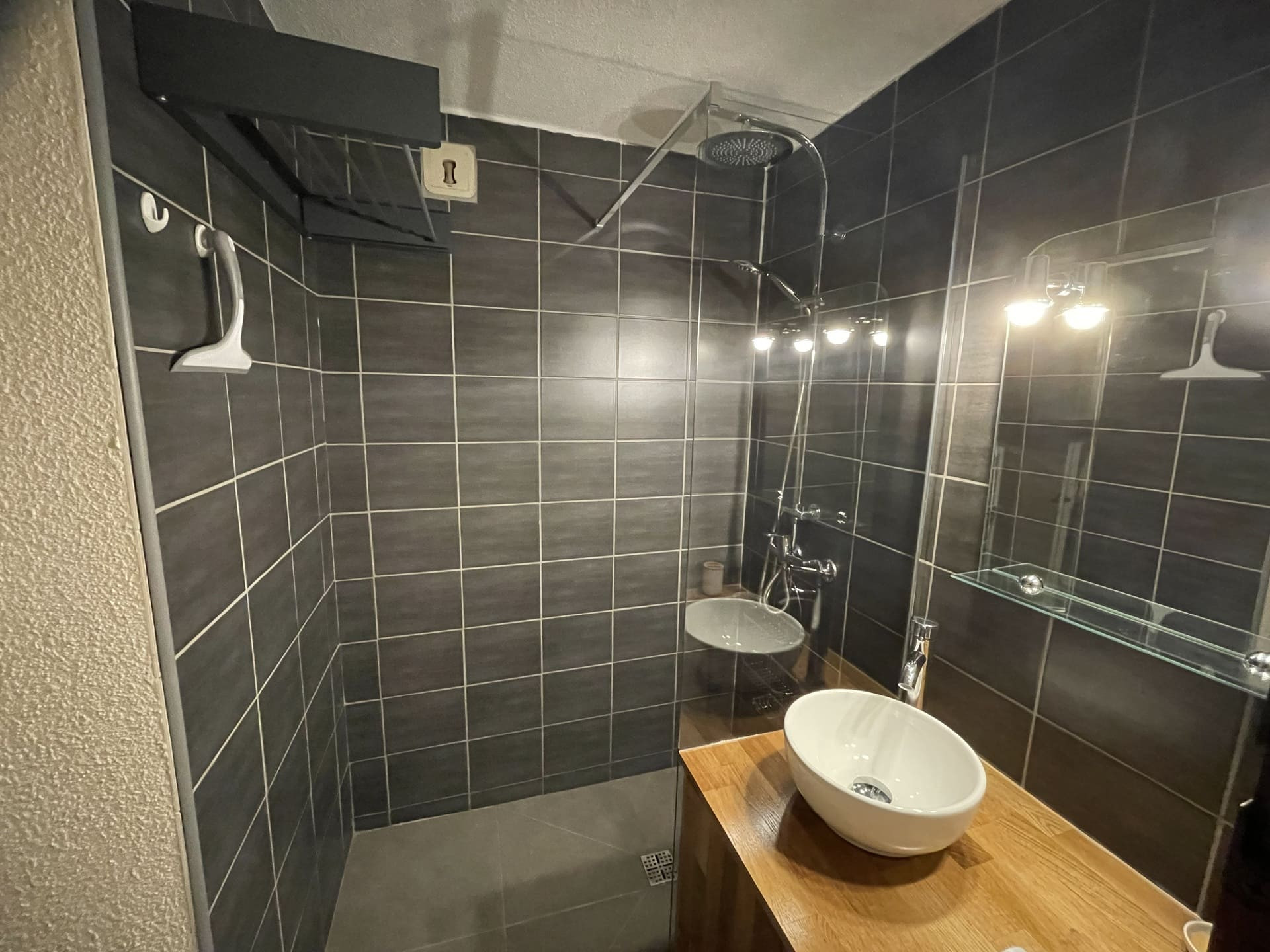 Residence l'Alpage, Apartment 2E, Châtel, Shower room, Ski pass 74