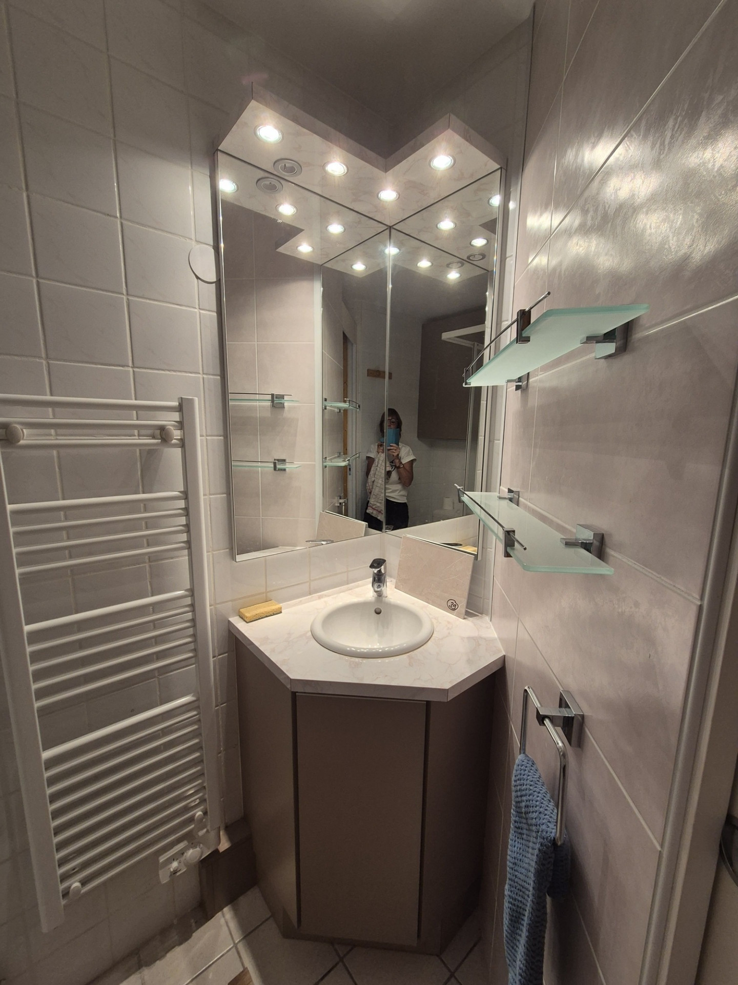 Le Chamois - Les Jonquilles Residence, shower room, Châtel Soleil Ski Vacations