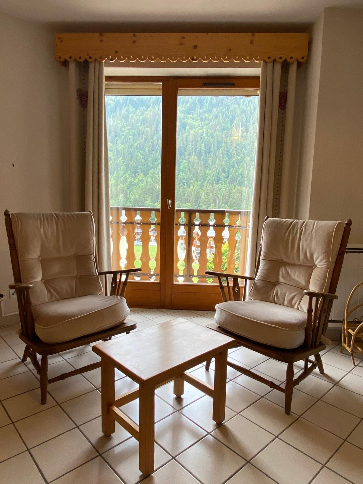 Le Chamois - Les Jonquilles Residence, living room, Châtel: skiing and snow