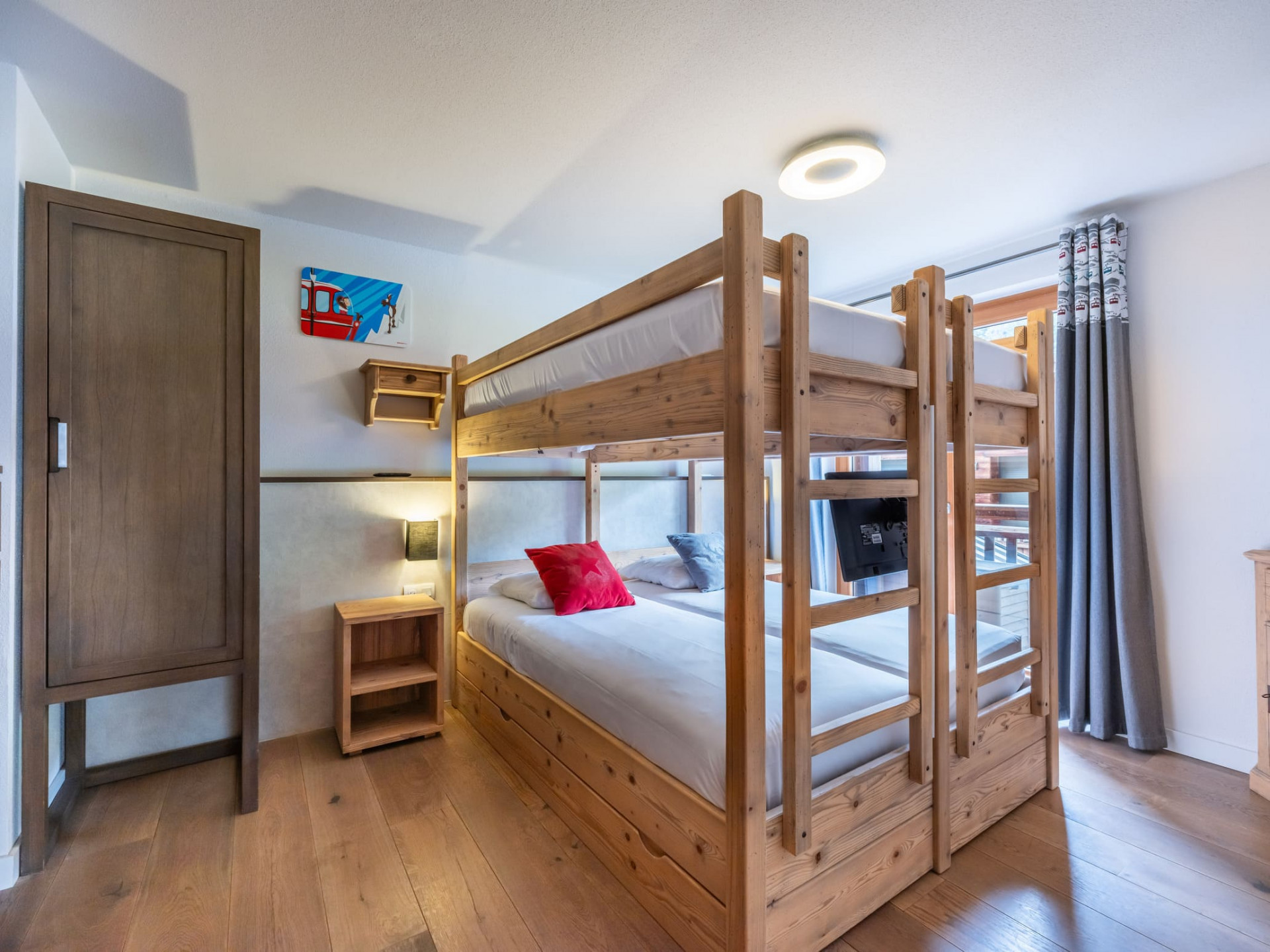 Residence Le Mont Blanc - Oasis, Apartment 07A, Chatel, Bedroom bunk beds, Calm and relaxation
