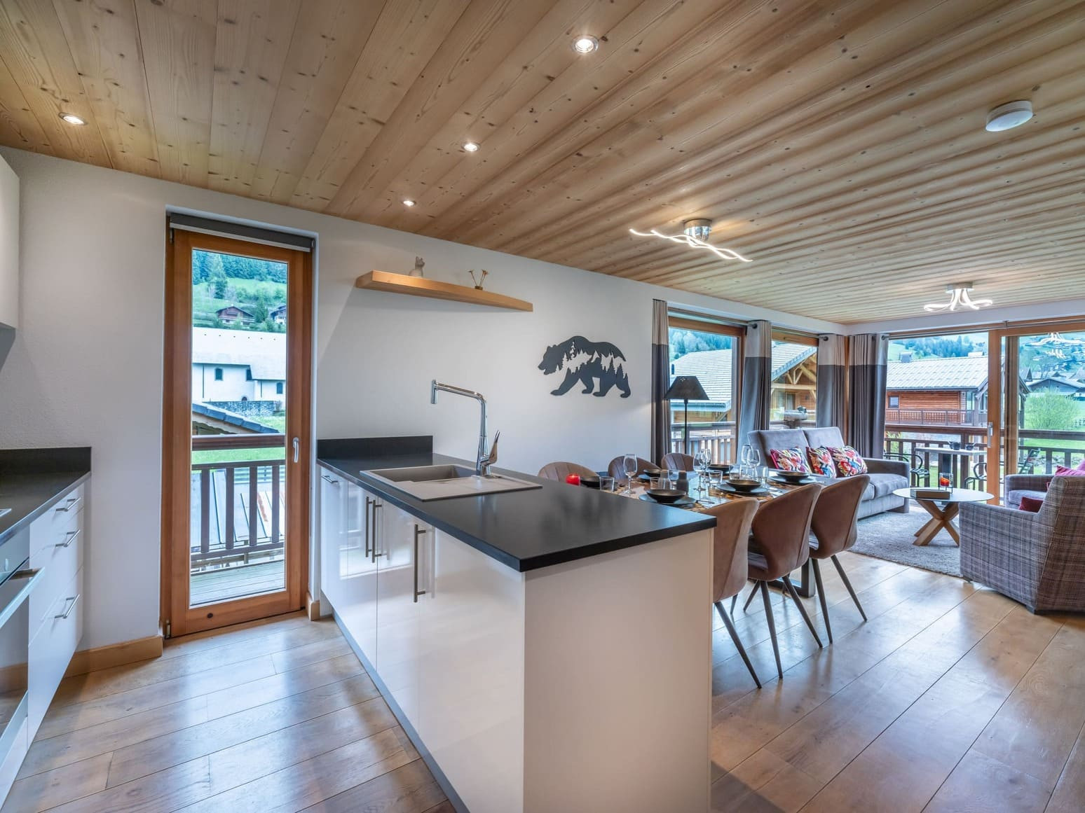 Residence Le Mont Blanc - Oasis, Apartment 07A, Chatel, Dining room and kitchen, Portes du Soleil