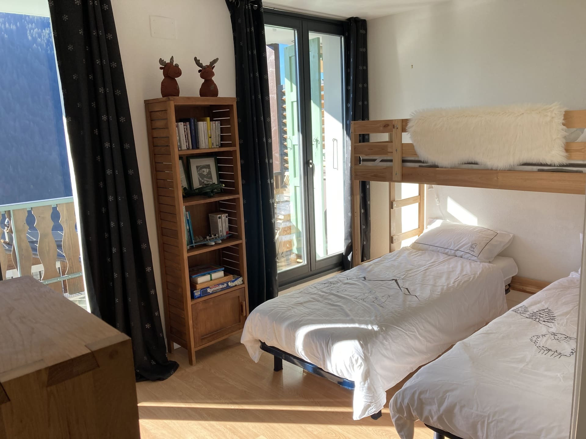 Residence Le Morclan n°15, Room with single bunk bed and two single beds, Châtel Châtel 74