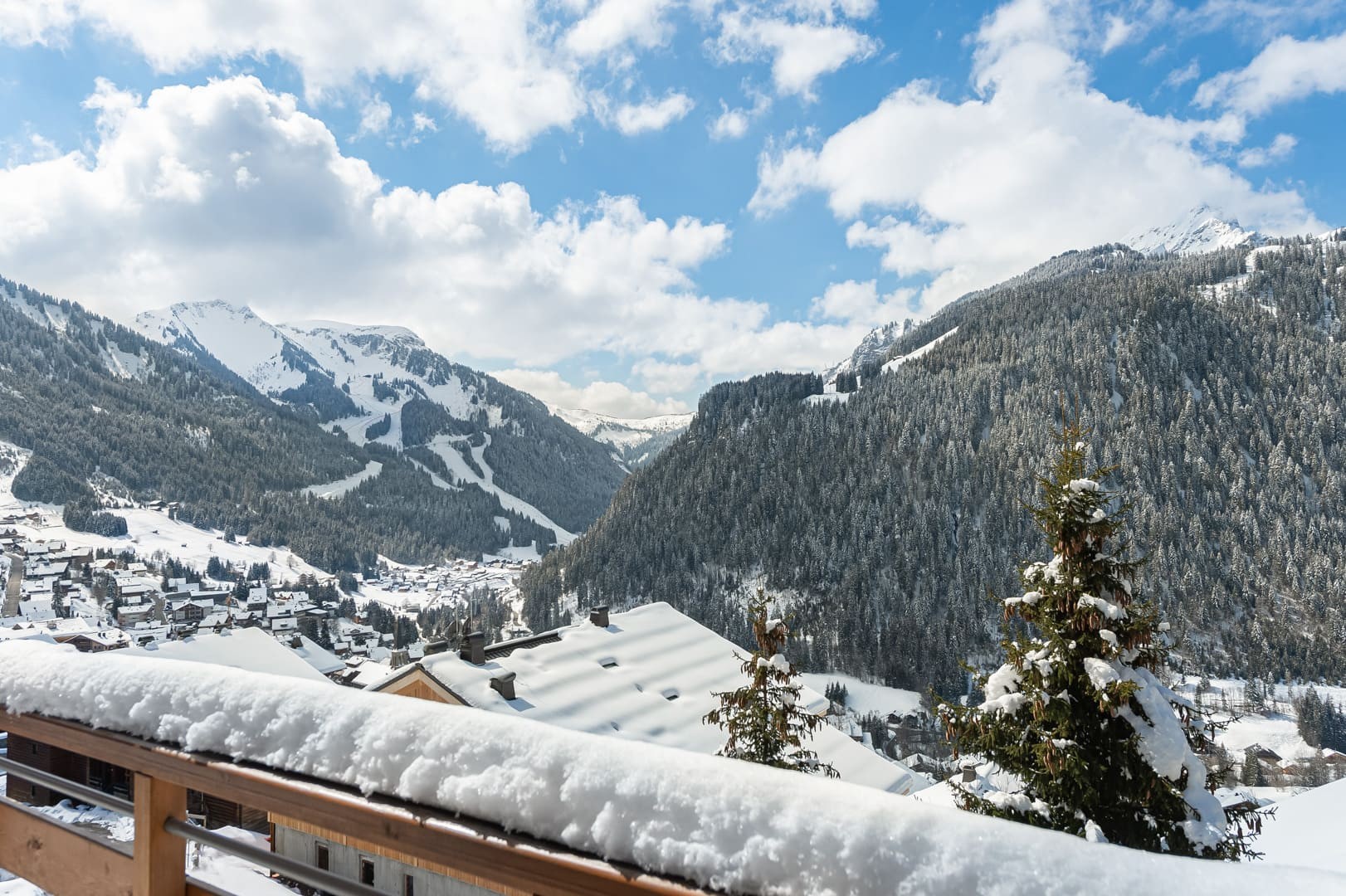 Résidence les Flambeaux, 6 personnes, Châtel, Boude, balcon, vue montagnes