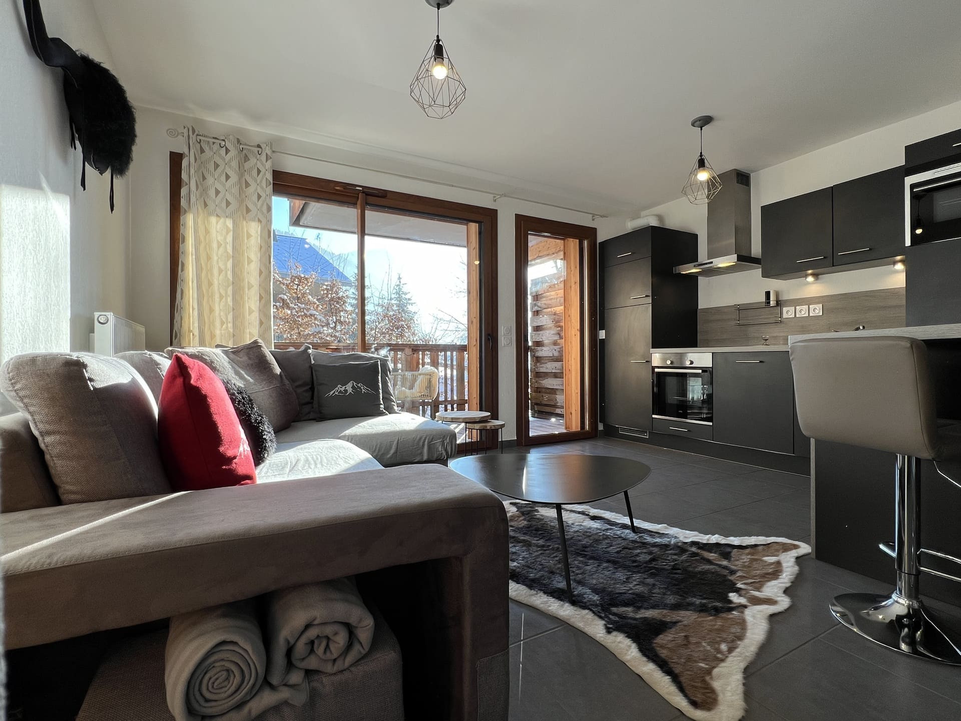 Résidence Loges Blanches Châtel, appartement 201B, Salon et cuisine, Montagnes Alpes Françaises