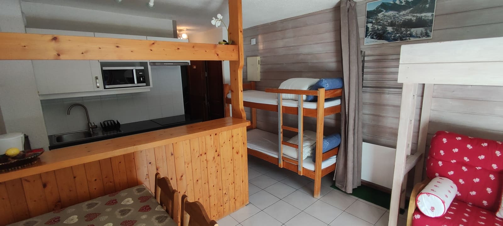 Résidence Moulin, Appartement 180 A, Séjour avec cuisine équipée, Châtel Linga