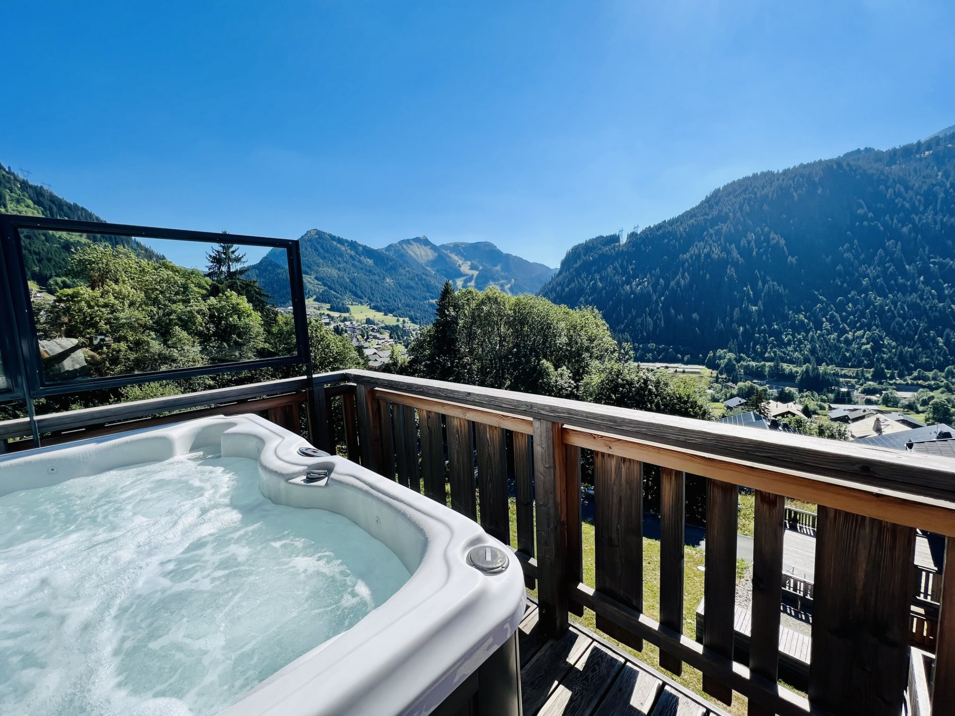 O Rouge Residence, Apartment A202, Jacuzzi, Châtel Snow & Ski