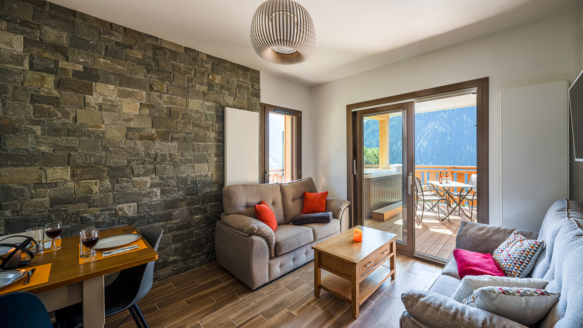 Residence O Rouge, Living room with balcony, Châtel Mountain 74