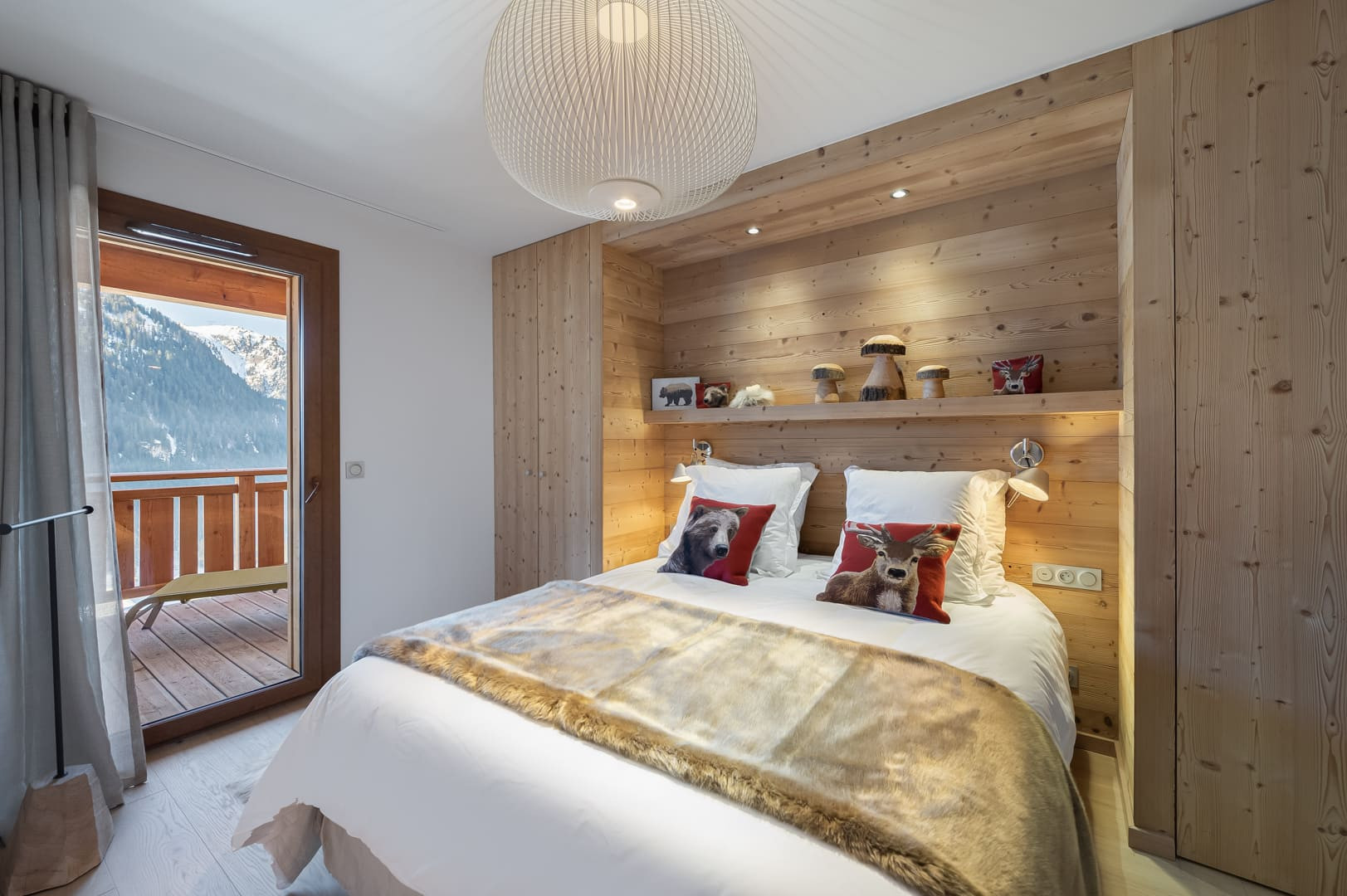 P'tite Grange residence Châtel Boude, Double bedroom, balcony, Snow and friends