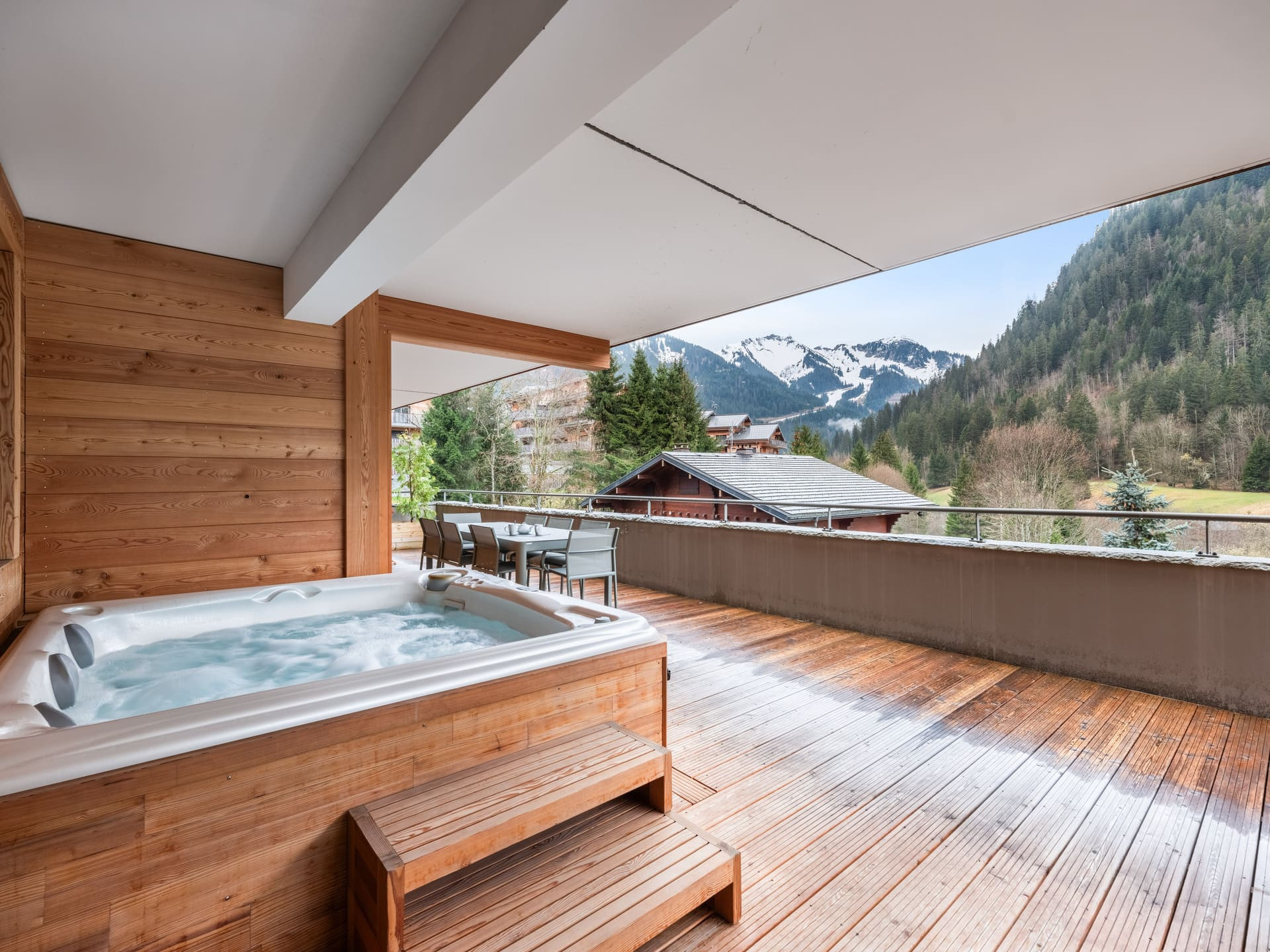 Résidence Quintessence Apt 102 A, Terrace with jacuzzi, Châtel Mountain Holiday
