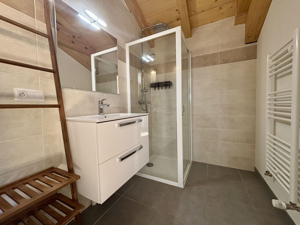 Résidence Soldanelles, appartement 15 A, salle de douche, Châtel Les Portes du Soleil Résidence Soldanelles, appartement 15 A, salle de douche, Châtel Les Portes du Soleil