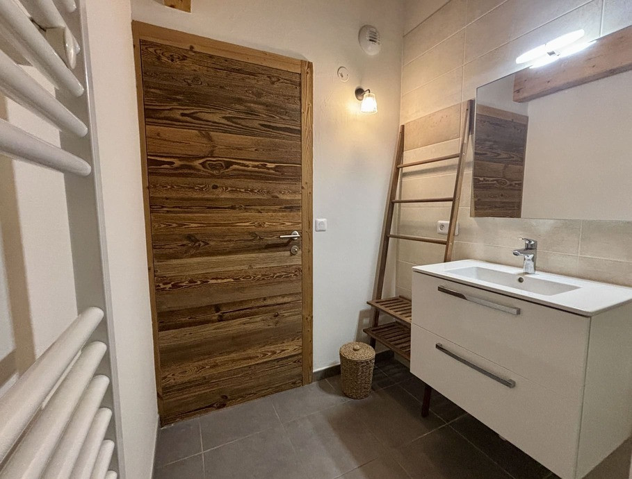 Résidence Soldanelles, appartement 15 A, salle de douche, Châtel Vallée d'Abondance Résidence Soldanelles, appartement 15 A, salle de douche, Châtel Vallée d'Abondance