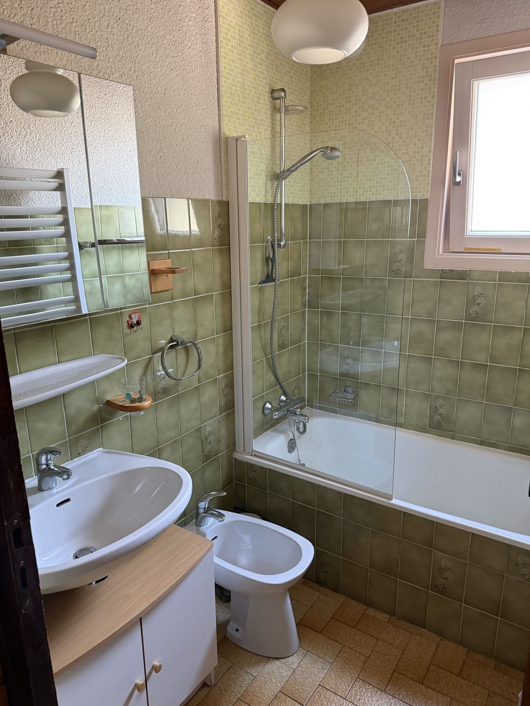 Résidence Sylvia, Appartement 48, salle de bain, Châtel Les Portes du Soleil Résidence Sylvia, Appartement 48, salle de bain, Châtel Les Portes du Soleil