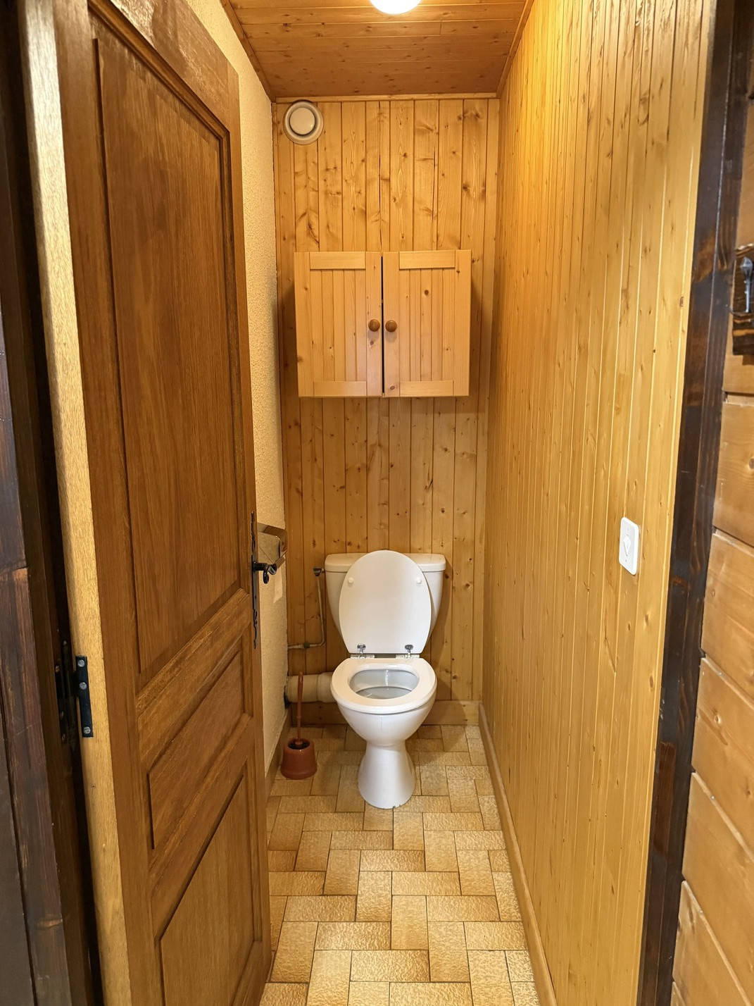 Résidence Sylvia, Appartement 48, toilette, Châtel Les Portes du Soleil Résidence Sylvia, Appartement 48, toilette, Châtel Les Portes du Soleil