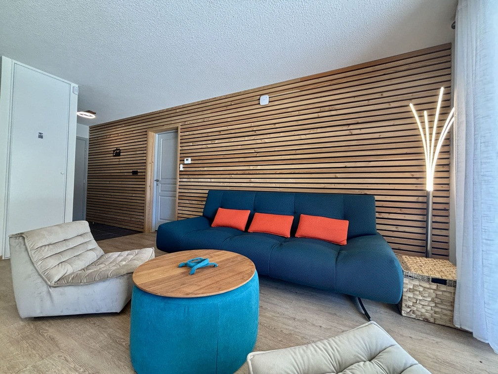 THE VIEW 13 Apartment, sleeps 6, Châtel, living room, Abondance Valley