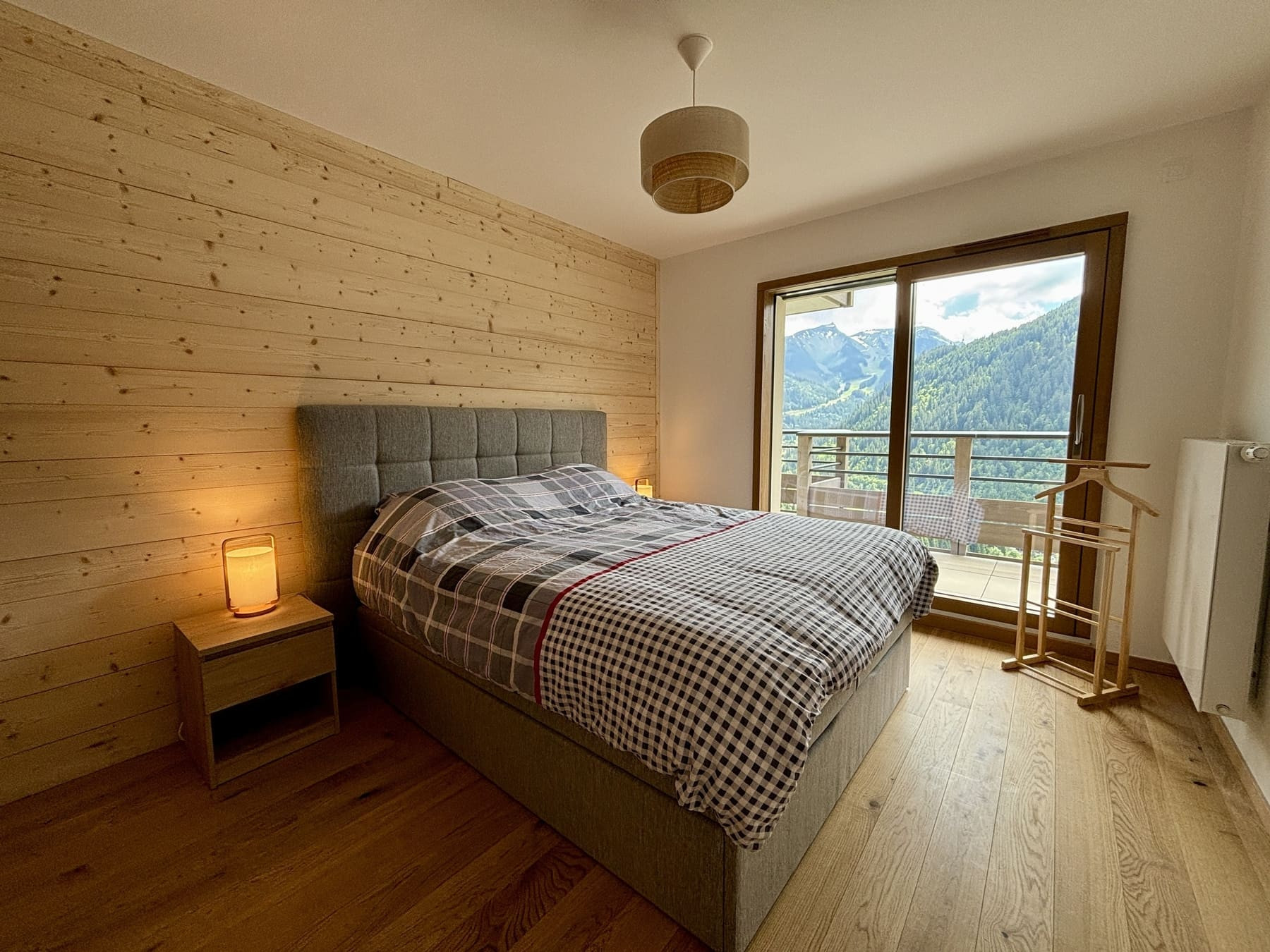 Résidence Thélème, Appartement 202, double bedroom with balcony access, Châtel