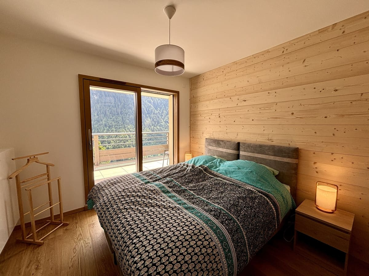 Résidence Thélème, Appartement 202, double bedroom with balcony access, Châtel Reservation