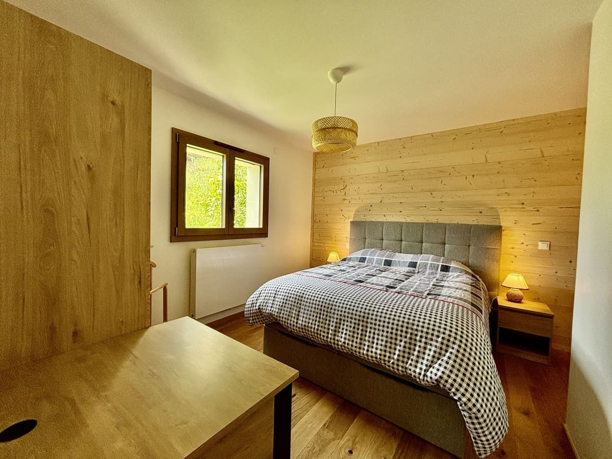 Résidence Thélème, Appartement 202, double bedroom, Châtel Mountain Holidays