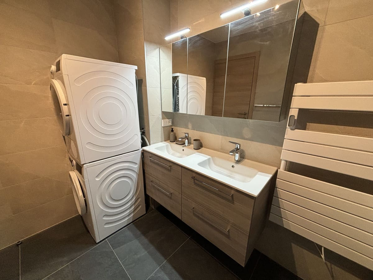 Résidence Thélème, Appartement 501, Bathroom / WC with washing machine and dryer, Châtel