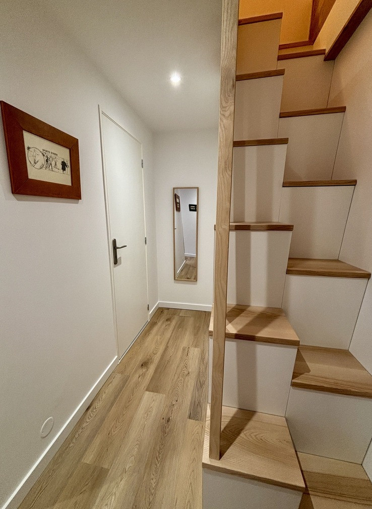Résidence Yéti 3, Apartment 29, Petit Châtel, entrance with mezzanine staircase, Les Portes du Soleil Châtel