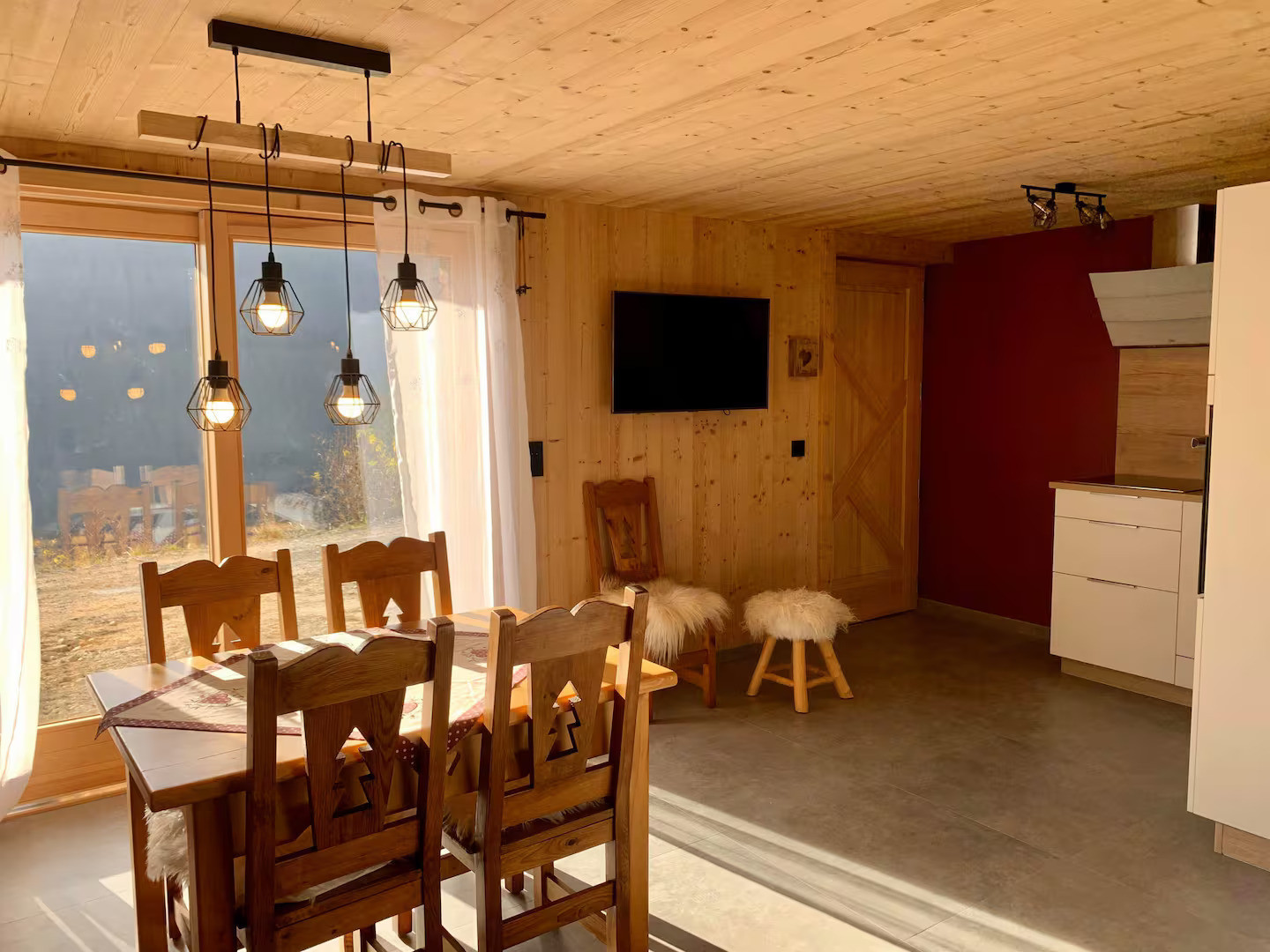 salle à manger, Châtel Les Portes du Soleil, vacances ski neige montagne famille salle à manger, Châtel Les Portes du Soleil, vacances ski neige montagne famille