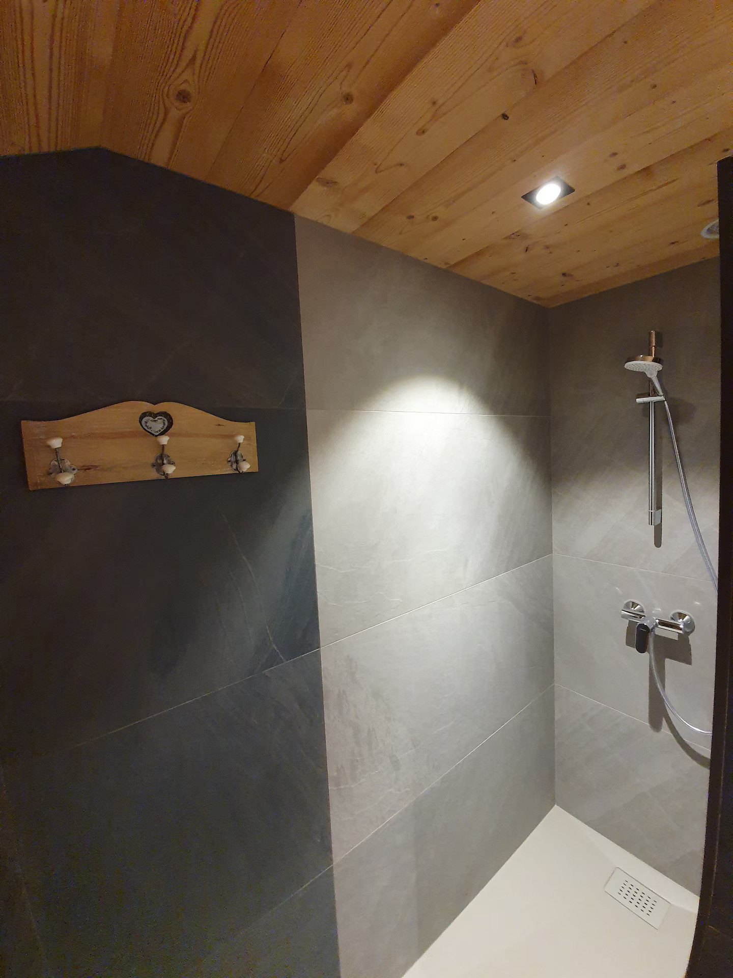salle de douche, Châtel Les Portes du Soleil, vacances ski neige salle de douche, Châtel Les Portes du Soleil, vacances ski neige