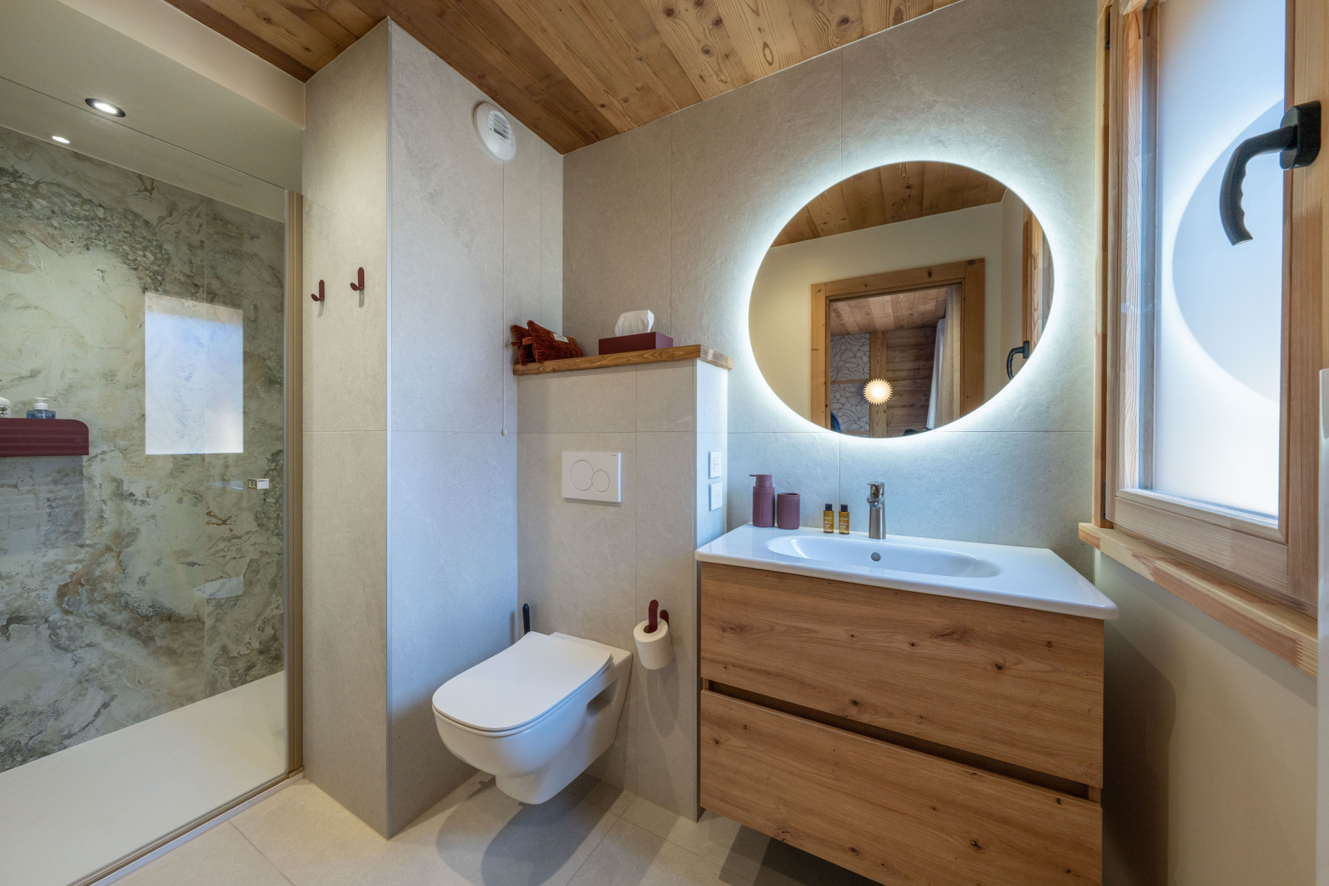 Etoile du Linga Châtel Residence, Apartment 22A, Shower Room, Abondance Valley (ALT)