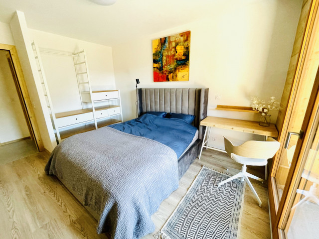 9masterbedroom