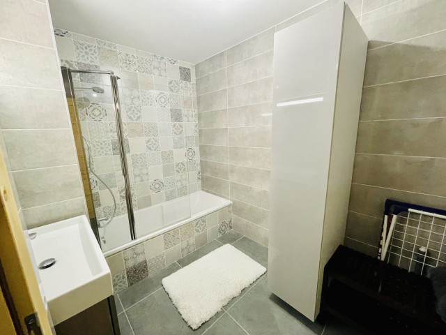 14bathroom