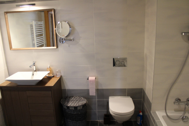 Salle de douche Appartement Mont Royal ROA0102