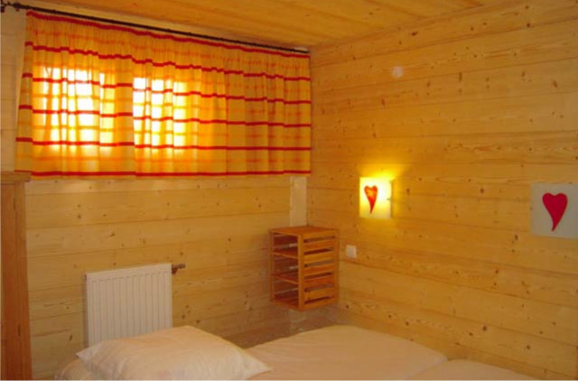 PhotoChatelCopyrigh20248