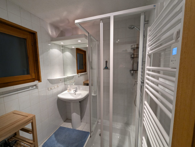 ChatelSdV4-Bathroom